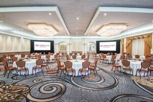 Гостиница Crowne Plaza Niagara Falls Fallsview