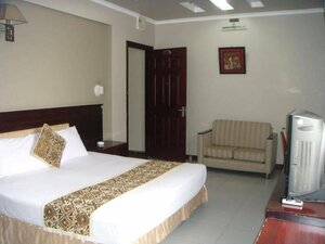 Гостиница Holiday Hotel Haiphong
