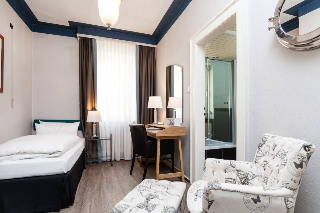 Фото Hotel Würzburger Hof