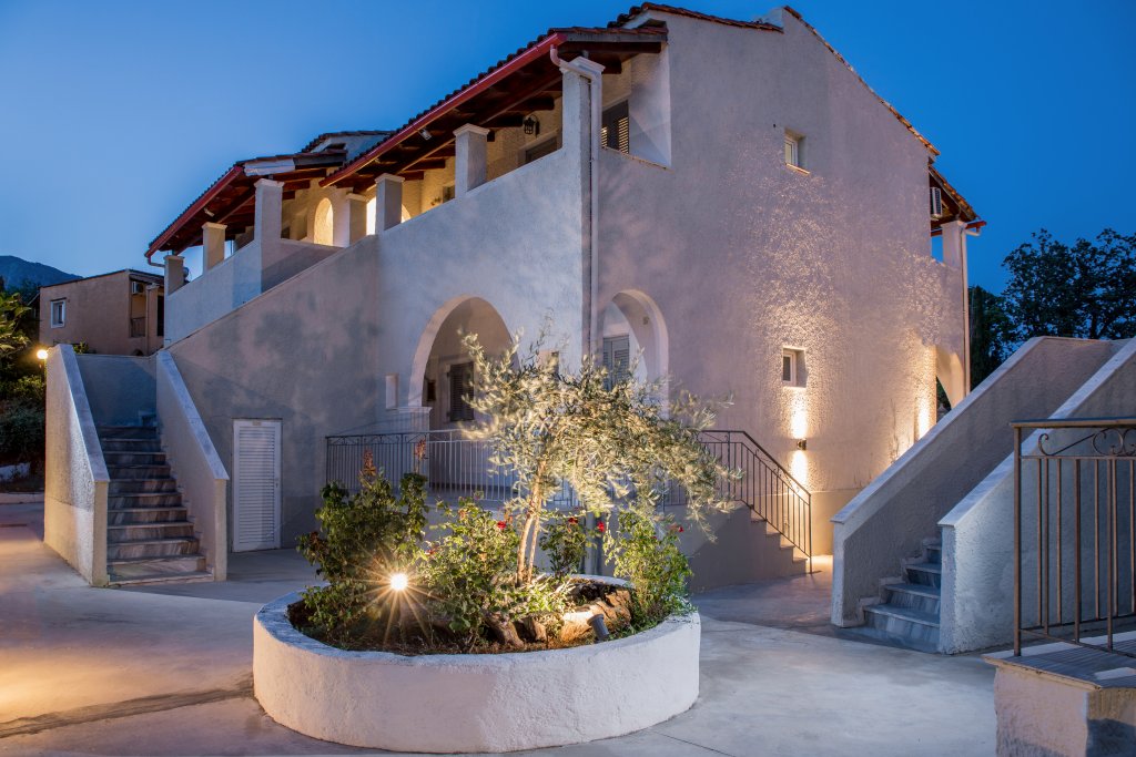 Фото Dominoes Aparthotel