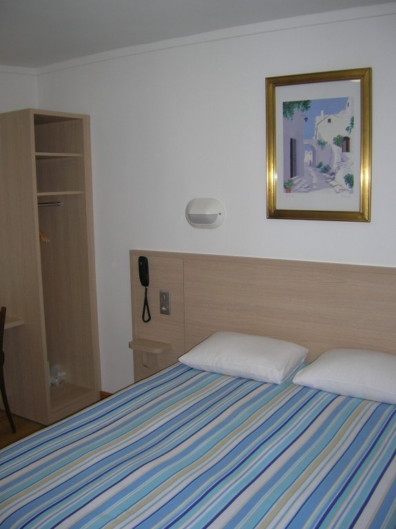 Фото Hotel Darcet Paris