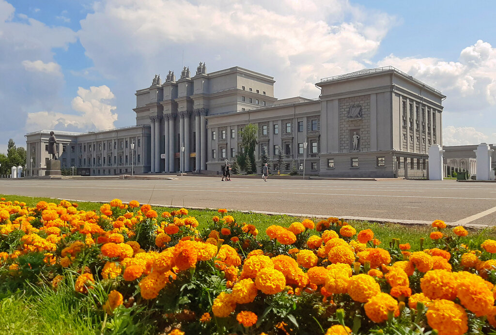 Театр на самарской площади