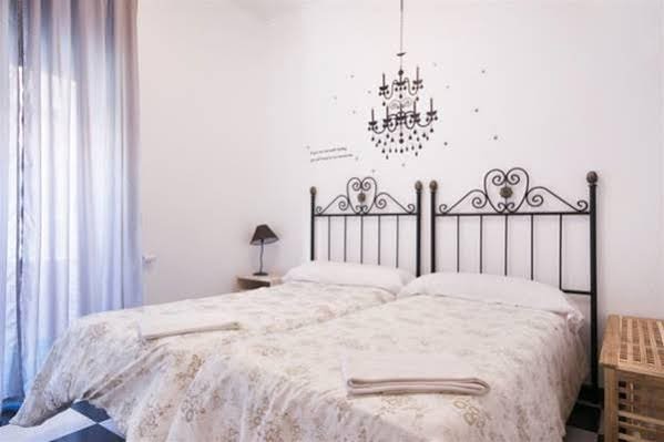 Фото Hostal Mesones