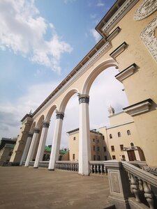 Колоннада (Republic of Buryatia, gorodskoy okrug Ulan-Ude, Sovetskiy District) ، معلم جذب سياحي
