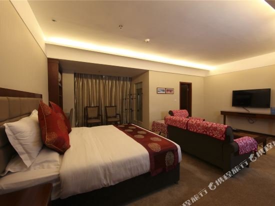 Фото Chengdu Chengfei Hotel