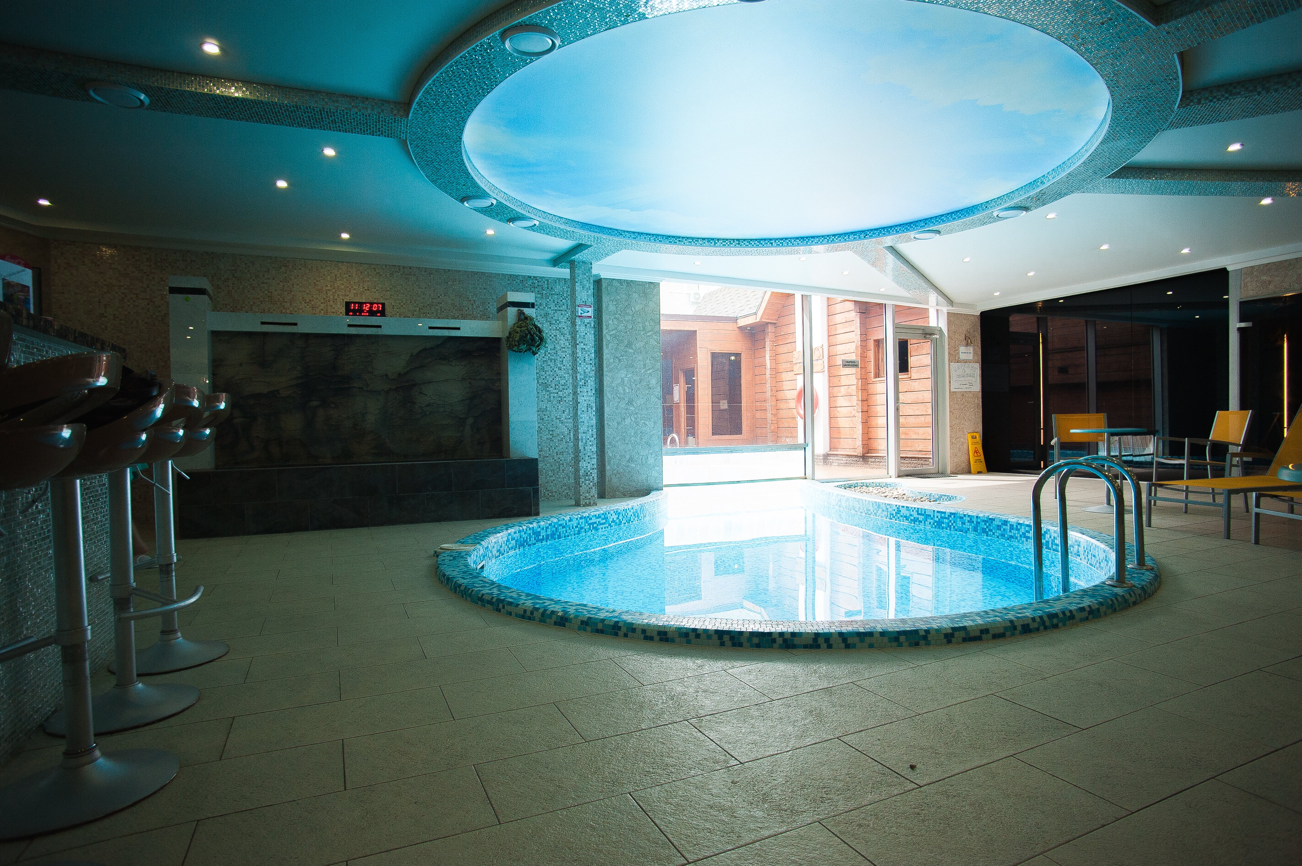 Фото отеля 1