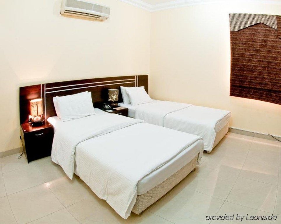 Фото LaVilla Hotel