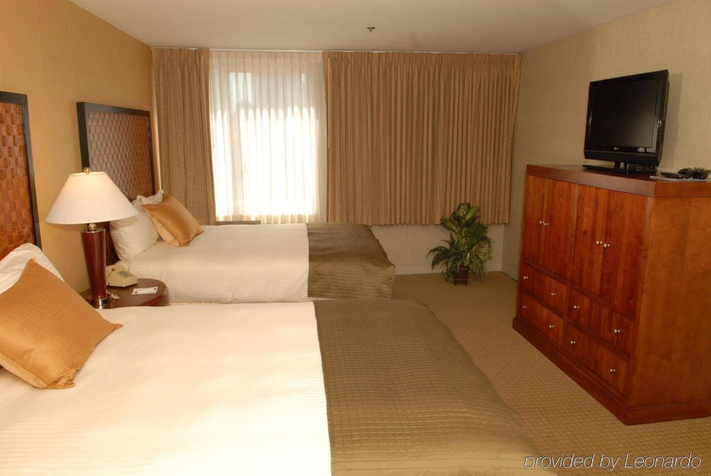 Фото Skyline Hotel