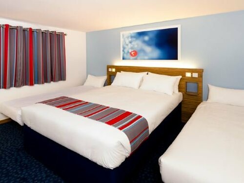 Гостиница Travelodge Edinburgh Central в Эдинбурге