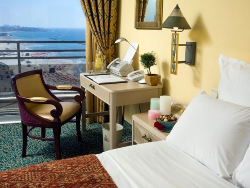 Фото Renaissance Tel Aviv Hotel