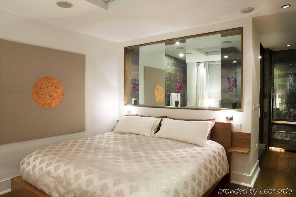 Фото Executive Hotel Cosmopolitan Toronto