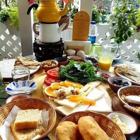 Кафе Sari Demlik Breakfast, Анталья, фото