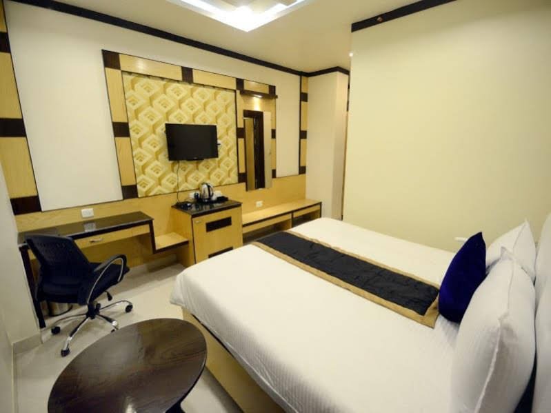 Фото Hotel Sonar Tori Agartala