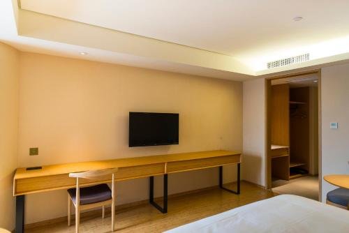 Фото GreenTree Inn Ningbo Beilun District Meishan Beach Business Hotel