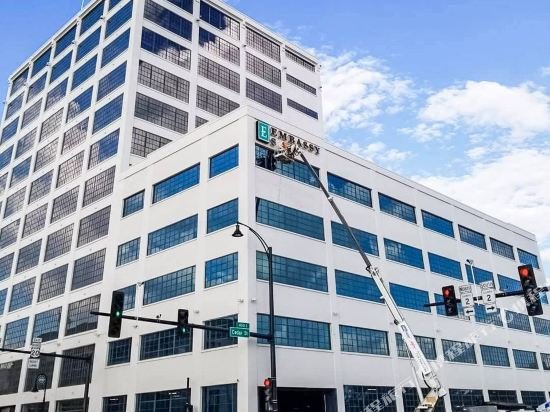 Фото Embassy Suites by Hilton Rockford Riverfront