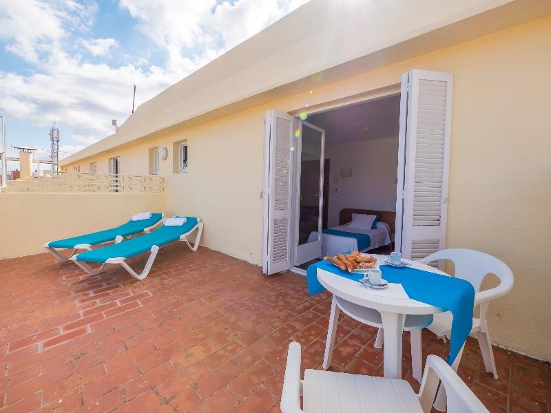 Фото Hotel Checkin Pineda