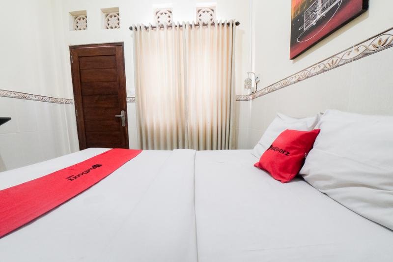 Фото RedDoorz Plus near Lippo Mall Kuta