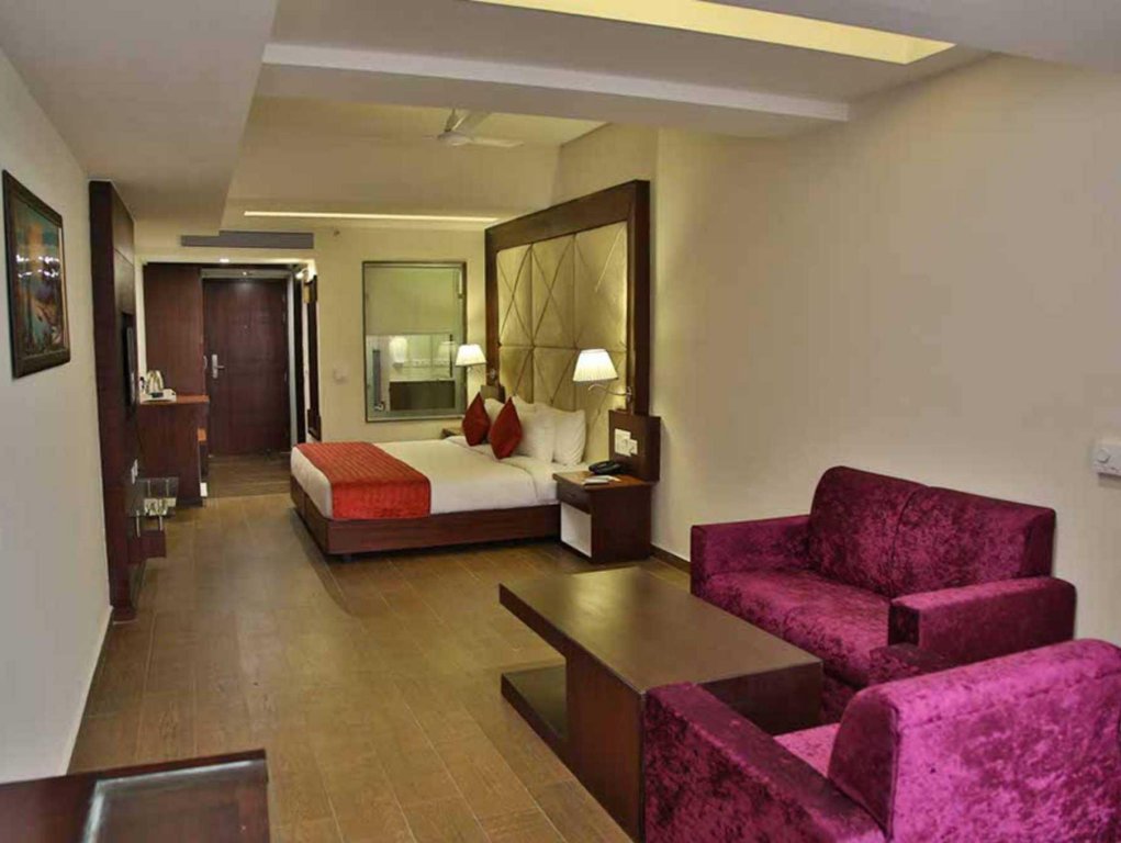 Фото Clarion Inn Sevilla