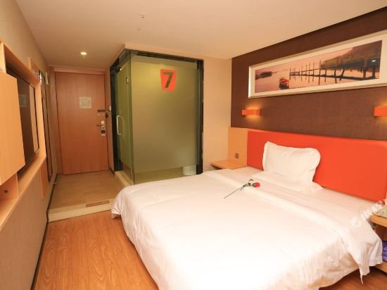 Фото 7 Days Premium Chongqing Jiefangbei Hongyadong Wan