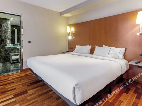 Фото B&b Hotel Zaragoza Los Enlaces Estacion