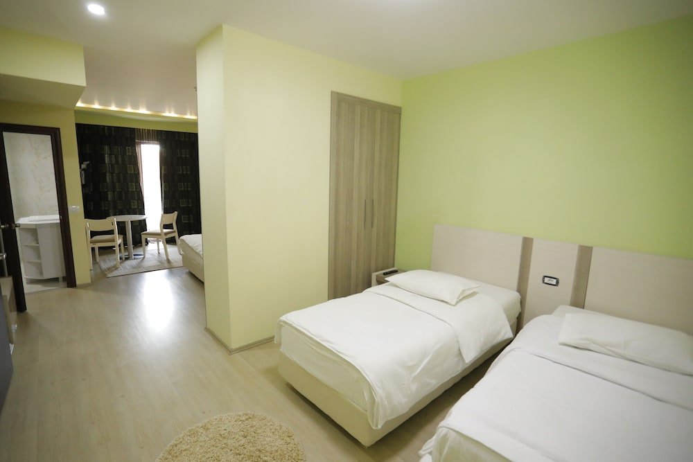 Фото Hotel 1 Maji