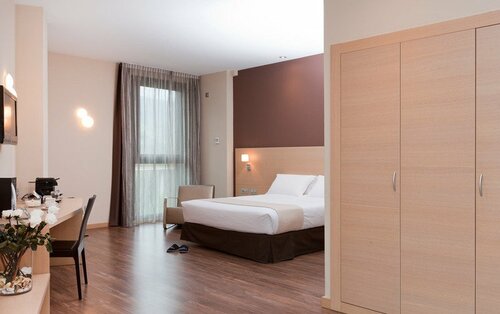 Внешний вид отеля Hotel Gran Bilbao в Бильбао, фото 3