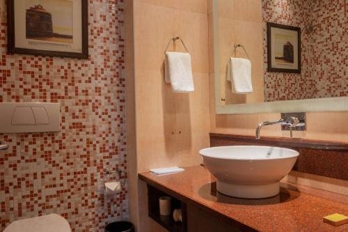 Фото DoubleTree by Hilton Hotel Goa - Arpora - Baga