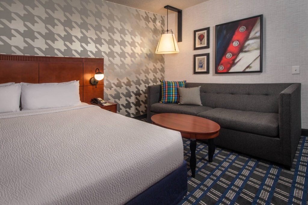 Фото Courtyard by Marriott Arlington Crystal City/Reagan National