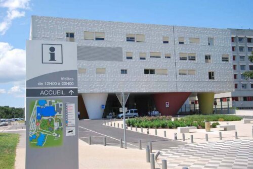 Hospital Centre Hospitalier Henri Duffaut, Avignon, photo