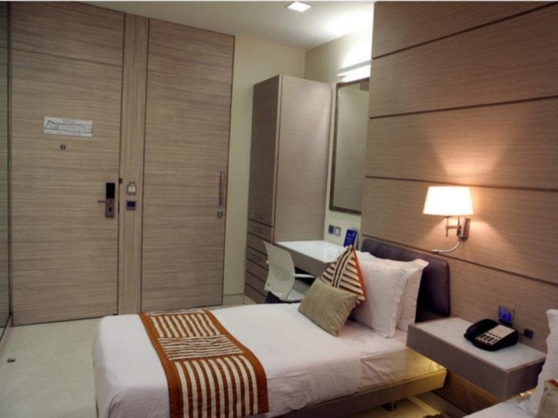 Фото Hotel Residency Fort Mumbai