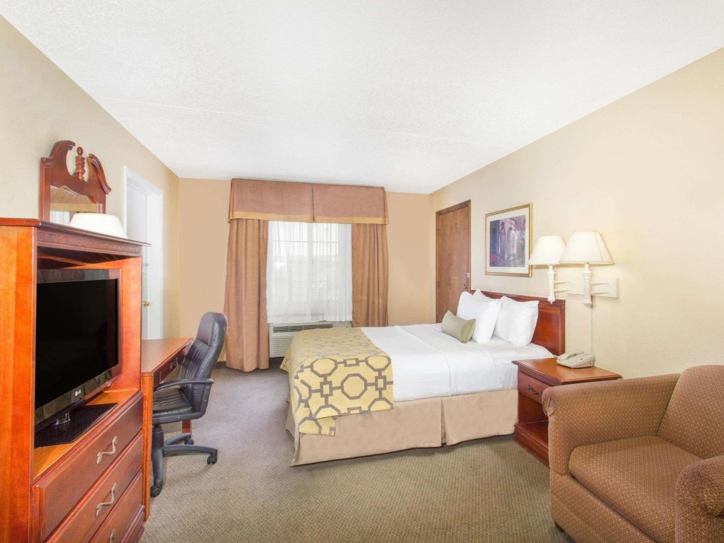 Фото Baymont by Wyndham Rock Springs