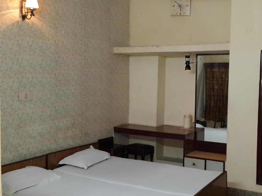 Фото Hotel Pawan