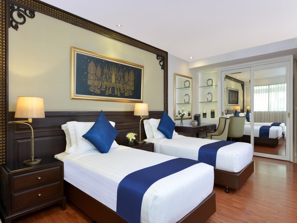 Фото Centre Point Plus Hotel Silom