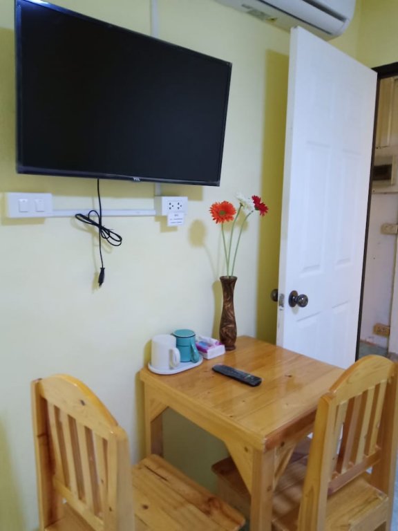 Фото D House Hostel