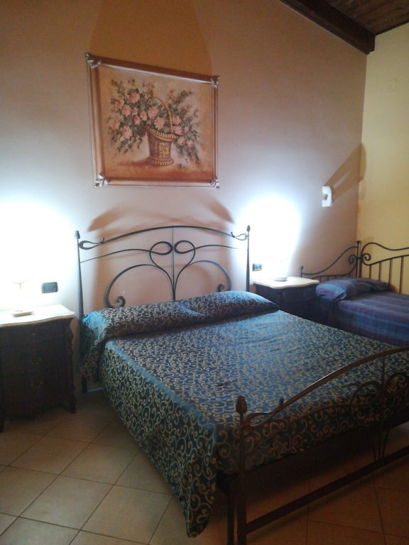 Фото Dimora del Falconiere B&b