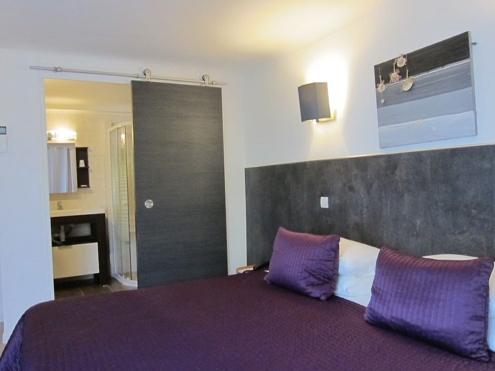 Фото Brit Hotel Colbert Juan les Pins