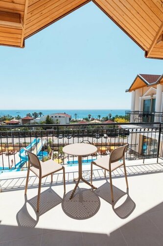 Гостиница L'Oceanica Beach Resort Hotel в Кемере