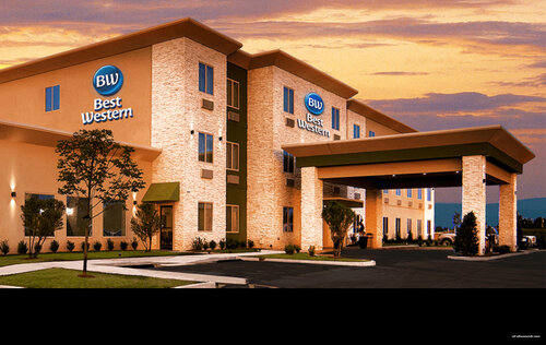 Внешний вид отеля Best Western Plus Paradise Hotel Dilijan в Дилижане, фото 2