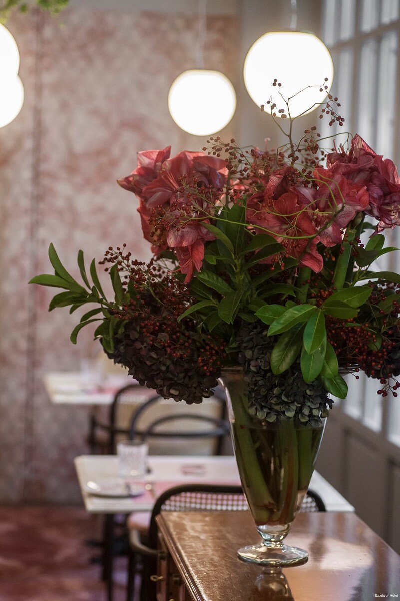 Фото The Excelsior Hotel