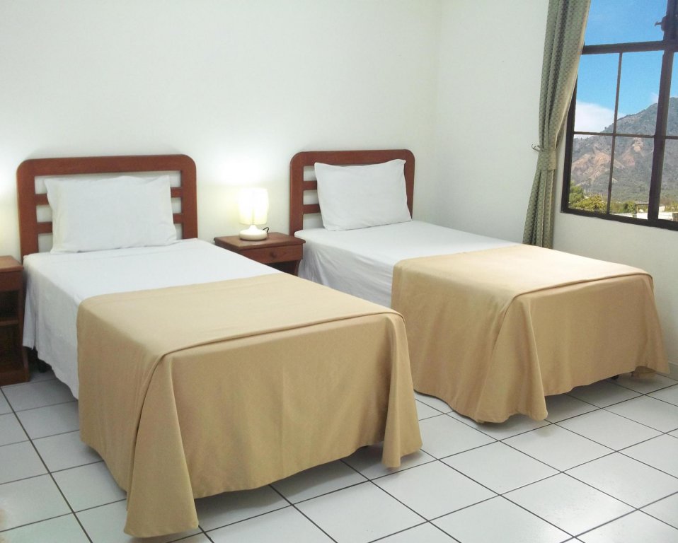 Фото Hotel Armonía Hostal