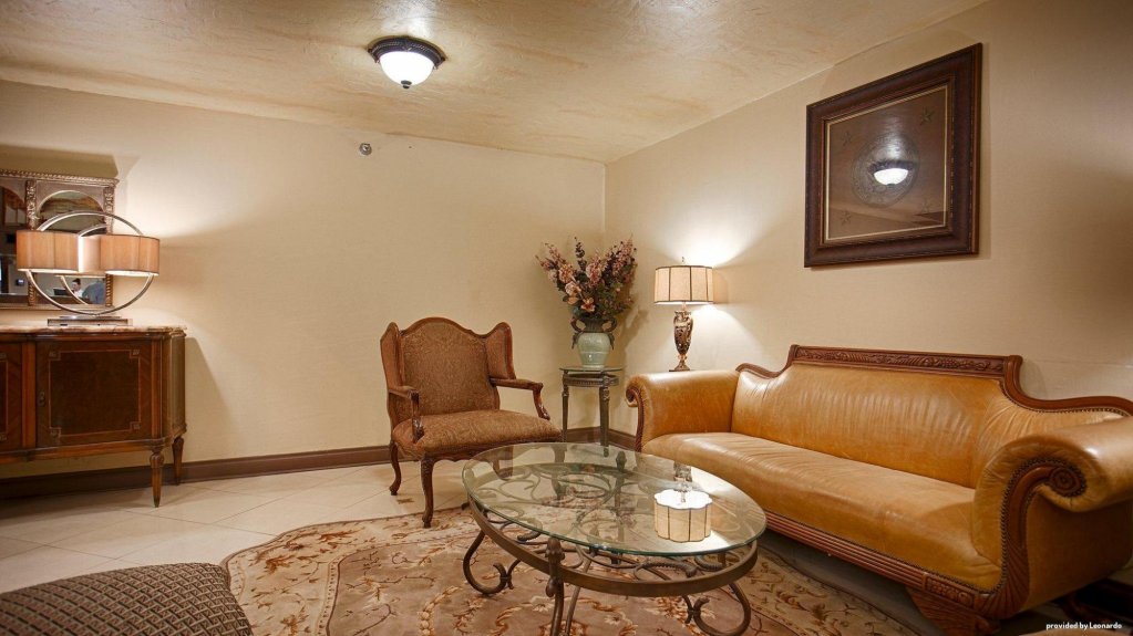 Фото Holiday Inn Express & Suites Shreveport - Downtown, an Ihg Hotel