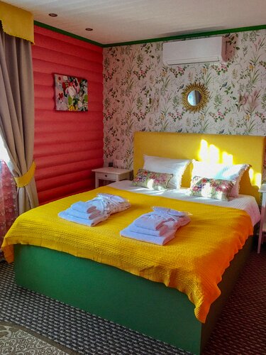 Внешний вид отеля Семейное поместье Солнечное в Аршане, фото 3