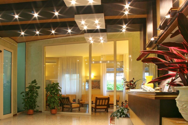 Фото Hotel Janeiro Frontemare