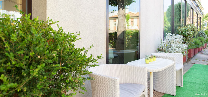 Фото Hotel Junior