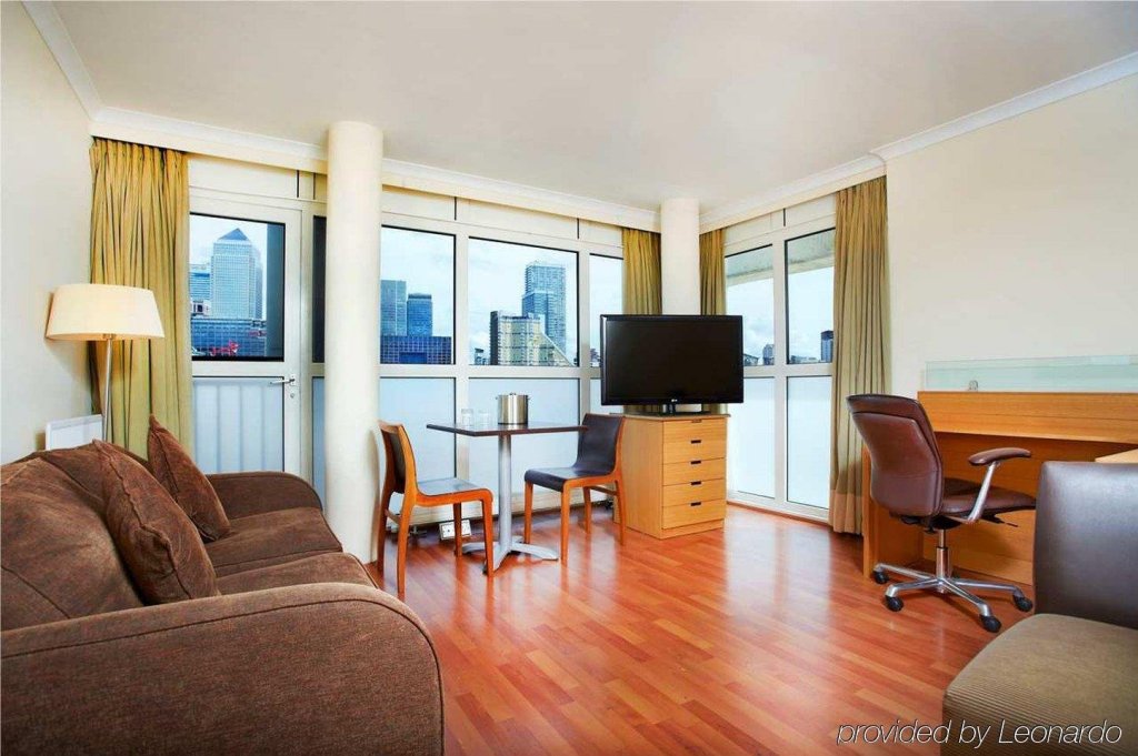 Фото DoubleTree by Hilton London - Docklands Riverside