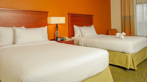 Гостиница Red Lion Inn & Suites Fayetteville at Cross Creek Mall