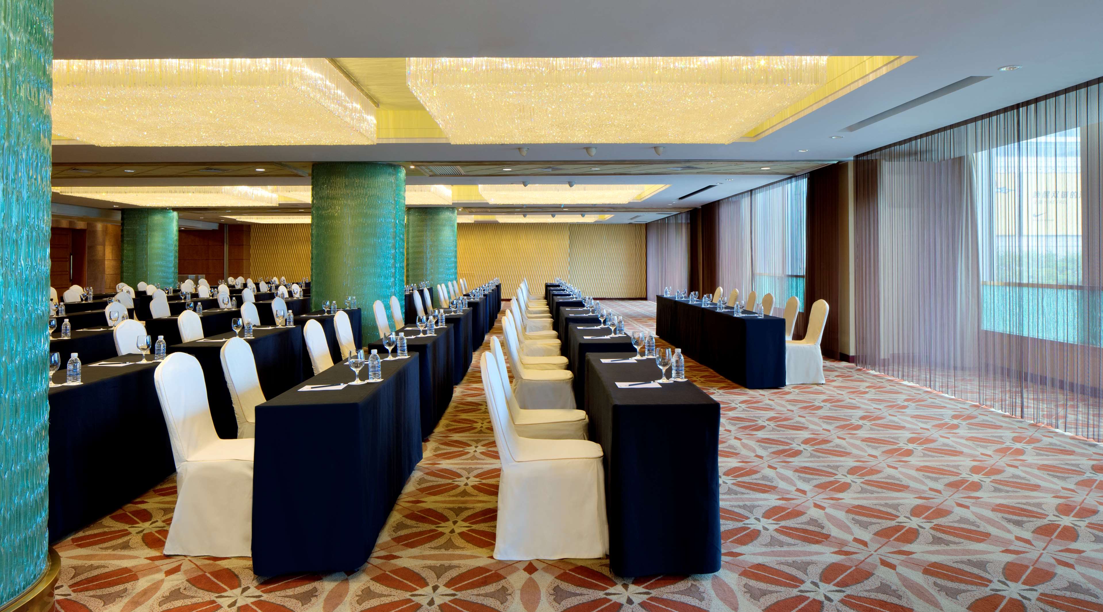 Фото Radisson Blu New World Hotel Shanghai