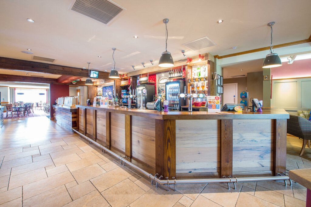 Bar, pub Telford Lodge Brewers Fayre, England, photo