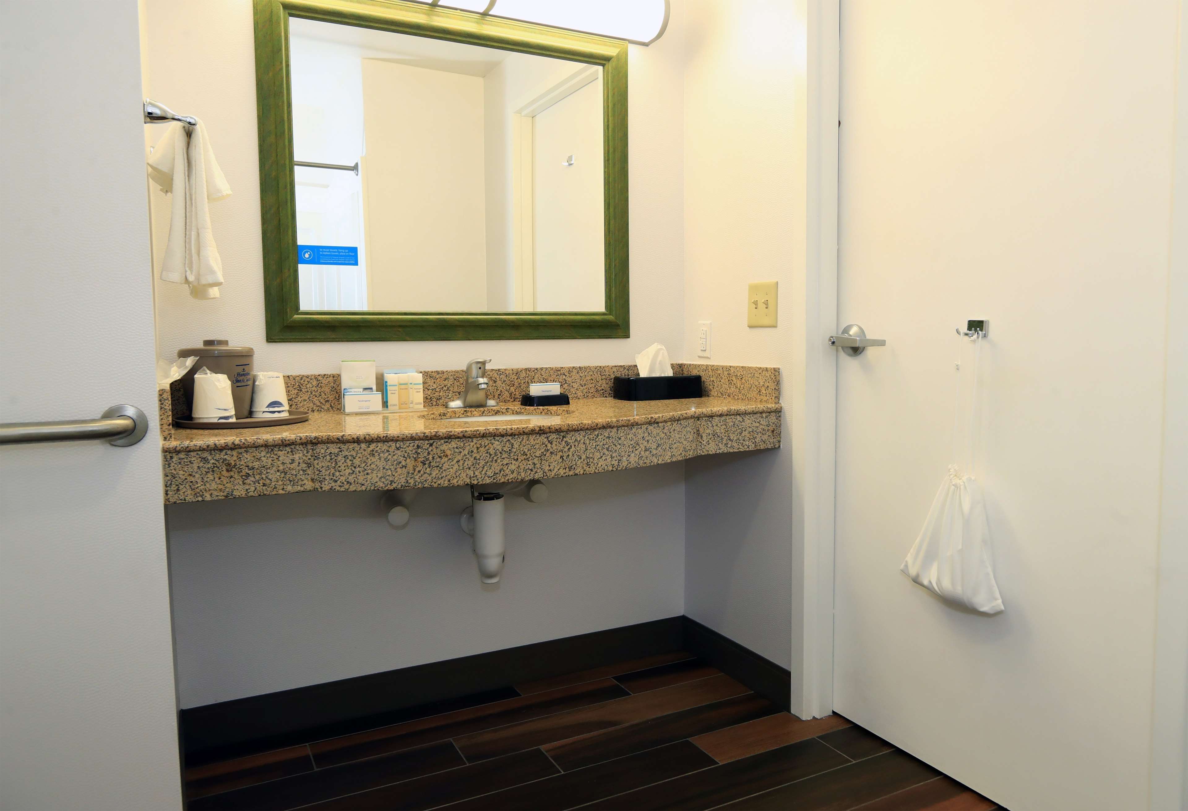 Фото Hampton Inn & Suites Lamar