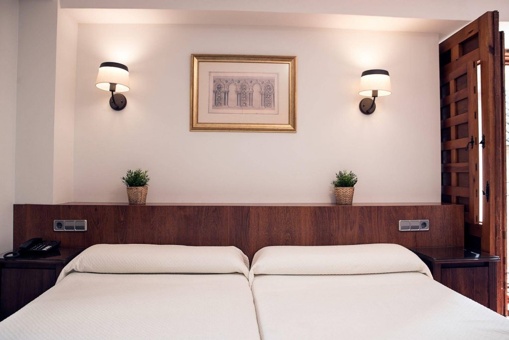 Фото Hotel Santa Isabel